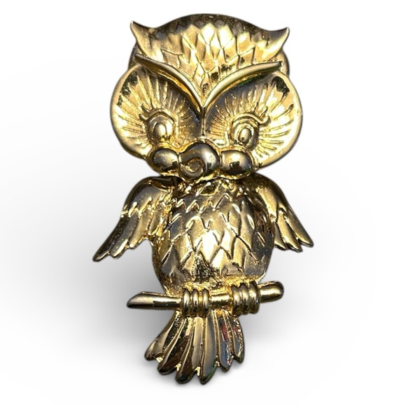 Jewelry - Gold-tone Owl Brooch‎ textured perched on a branch Head/Body hinge